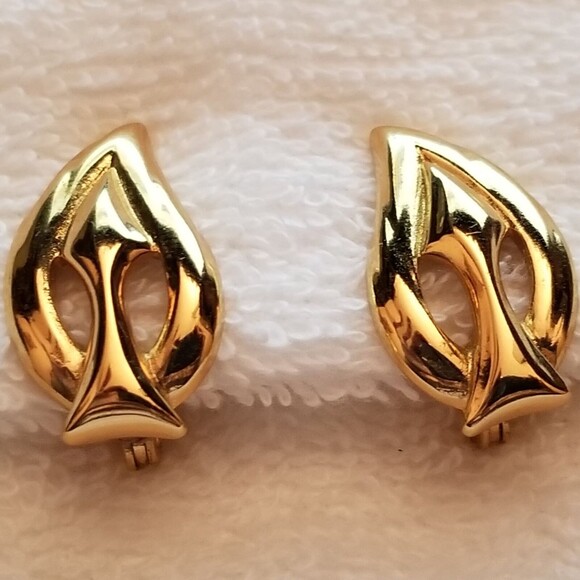 Vintage Monet Gold Tone Flame Earrings - Picture 1 of 4